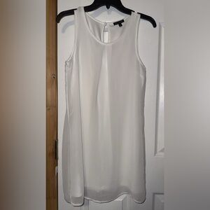 Elegant White Sleeveless Dress